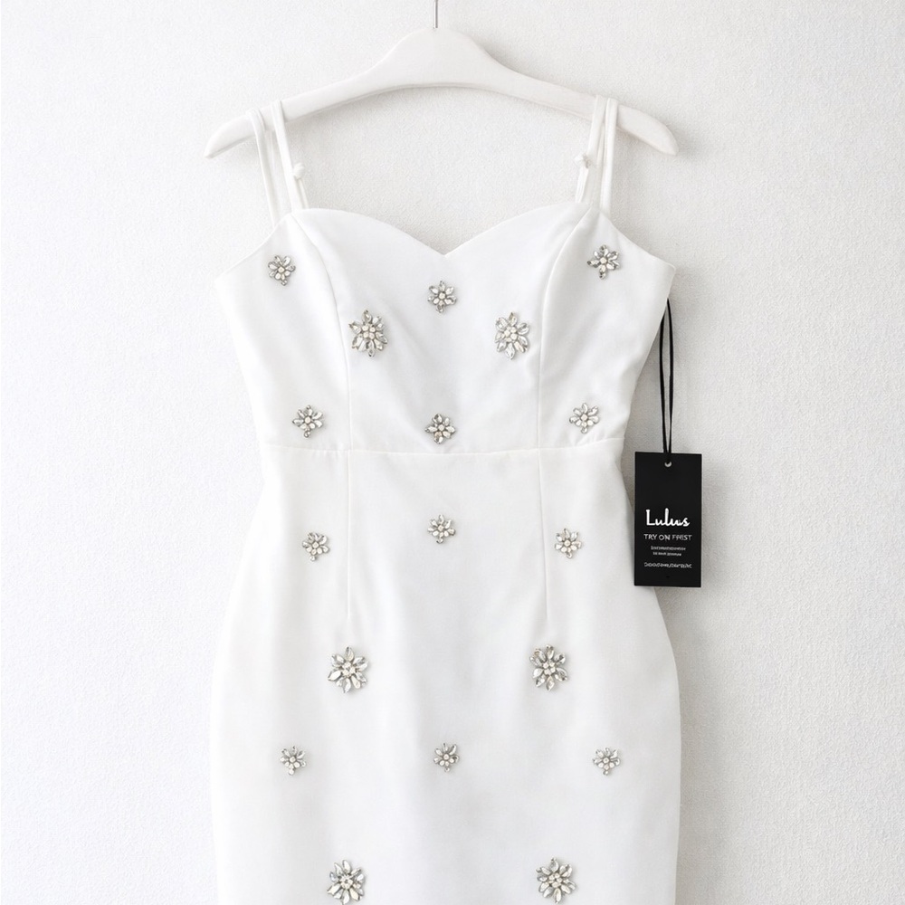 Lulu's White Midi Dress Women M Embellished Rhinestone Floral‎ Bodycon Formal M